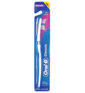 Escova de Dentes Oral B Classic Macia